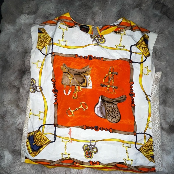 Chic & Elegant Bebe Scarf Print Sleeveless Top - Picture 7 of 12